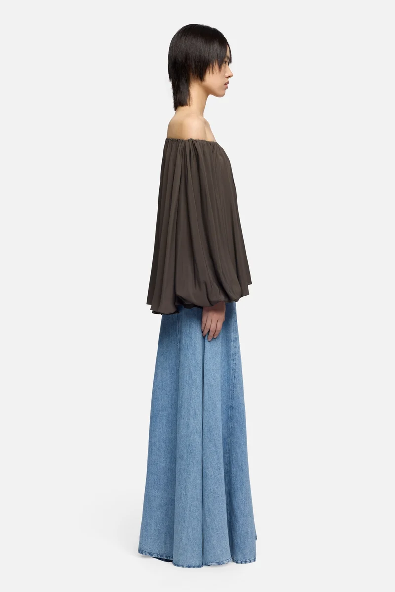 OFF SHOULDER BLOUSE in Silk Brownie