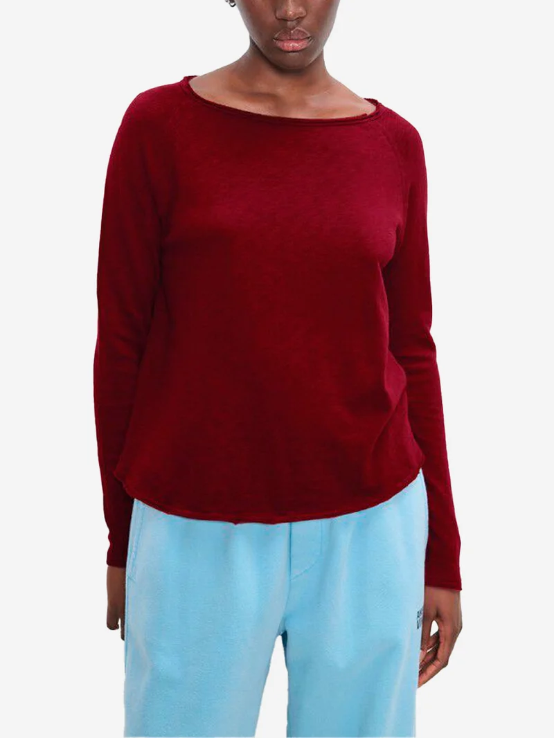 T-shirt rossa a maniche lunghe basica con scollo a barchetta