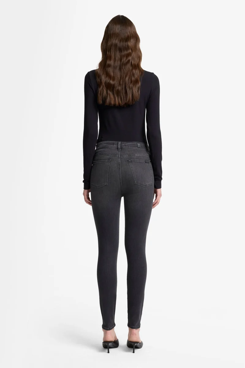 AUBREY in Slim Illusion Mistery