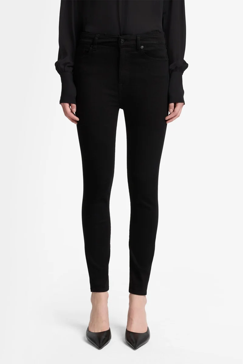 AUBREY in Slim Illusion Gravity