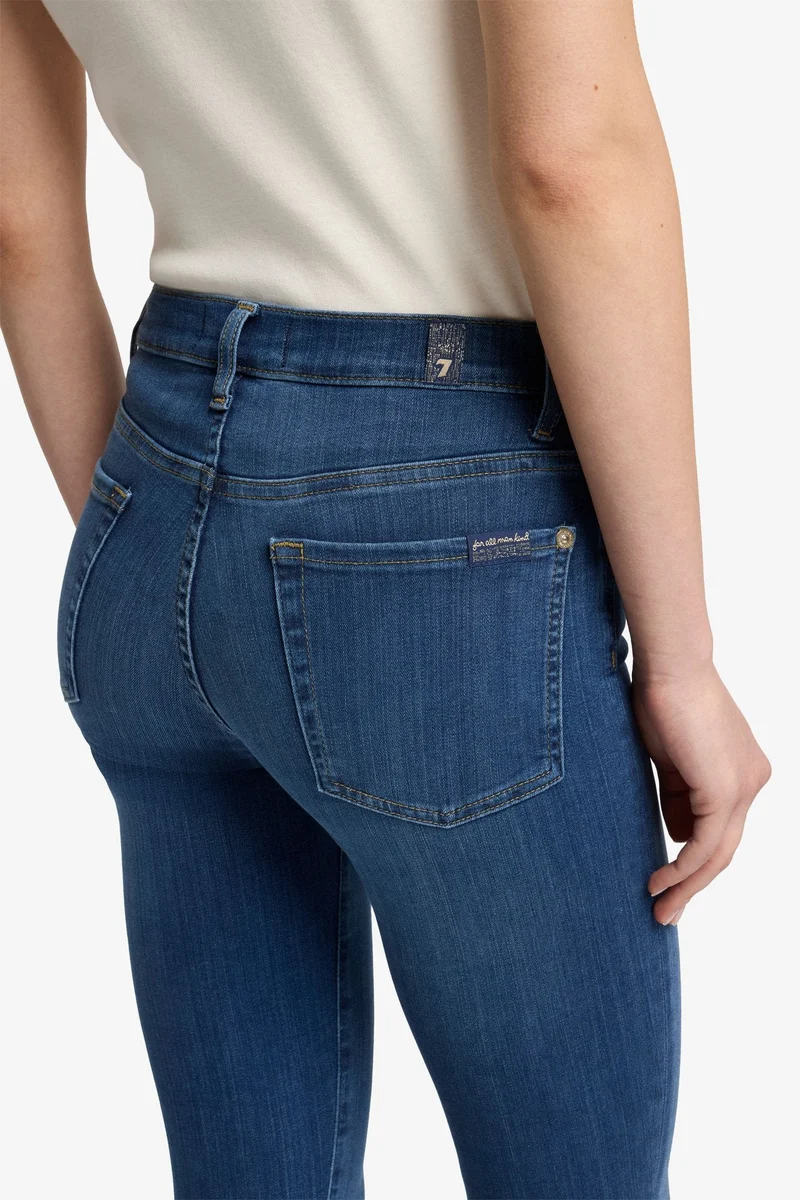 THE SKINNY in Slim Illusion Love Story