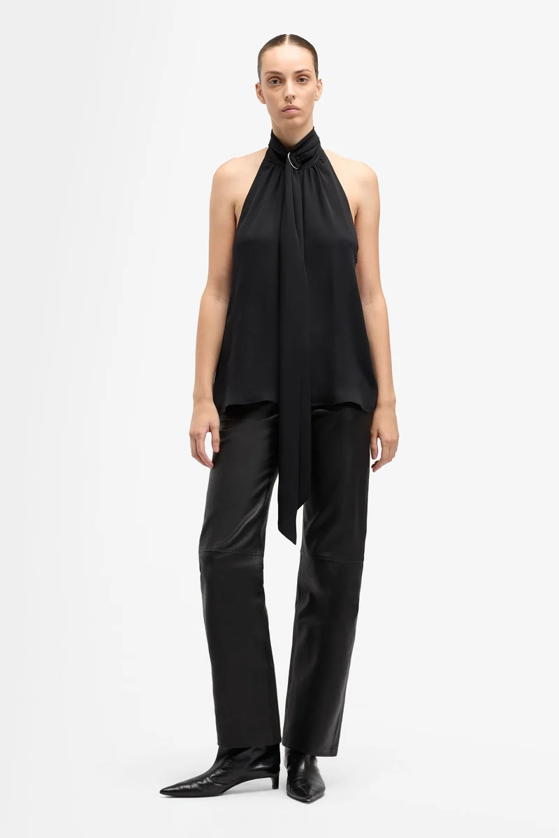 CALIE STRAIGHT in Leather Black