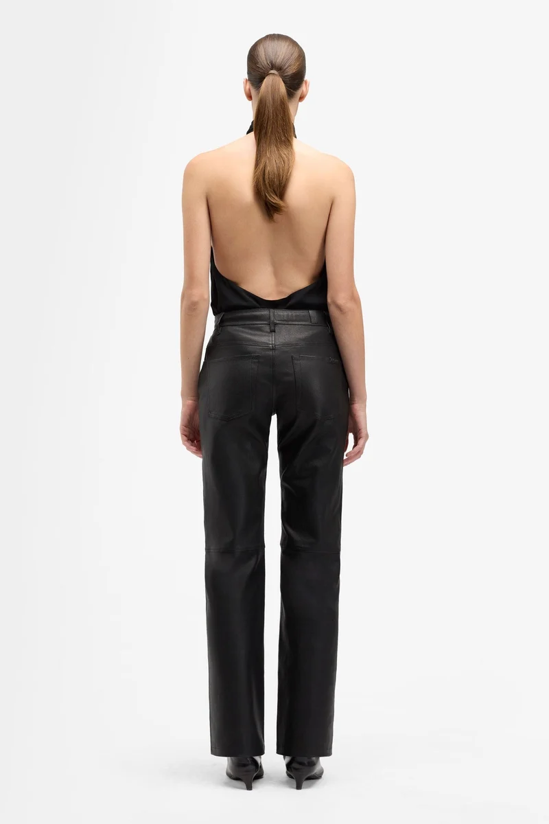 CALIE STRAIGHT in Leather Black