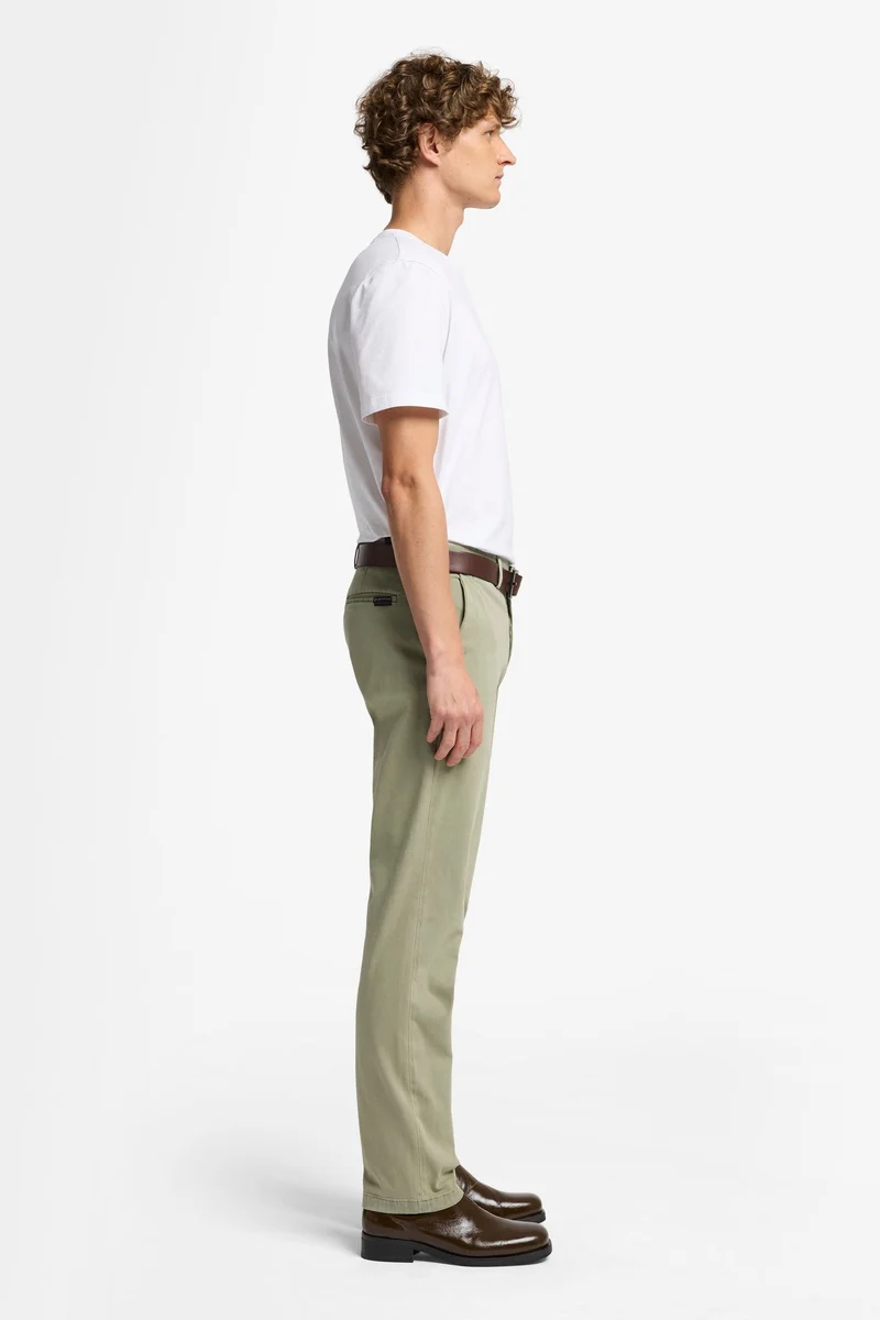SLIMMY CHINO in Luxe Performance Sateen Russel