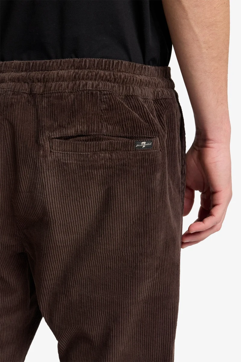 STRAIGHT JOGGER in Corduroy Coffee Bean