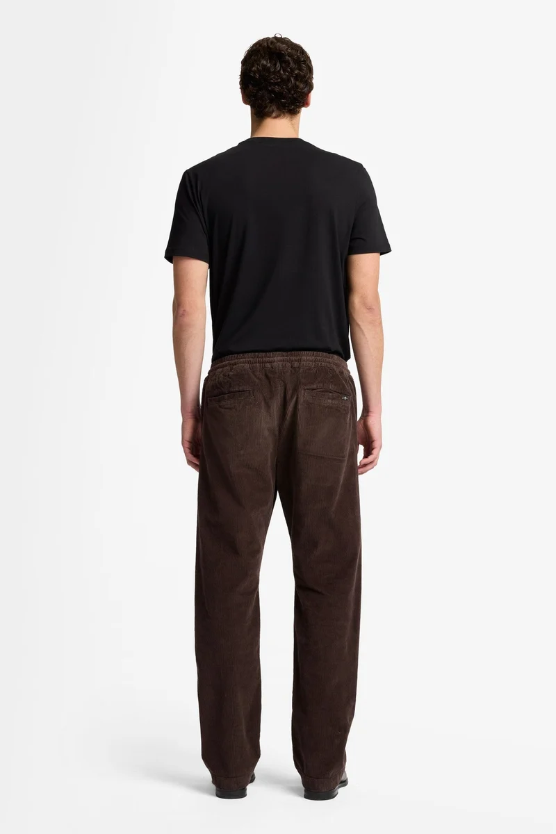 STRAIGHT JOGGER in Corduroy Coffee Bean