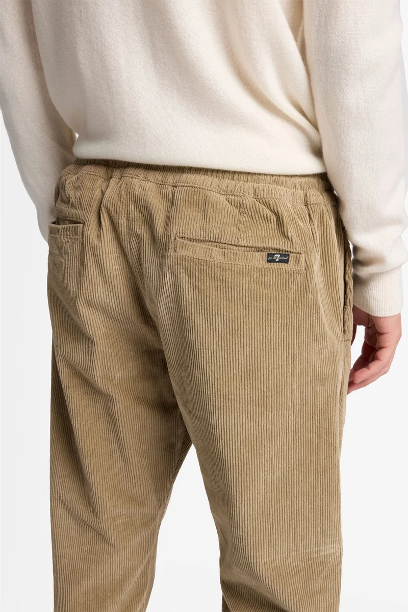 STRAIGHT JOGGER in Corduroy Silver Mink