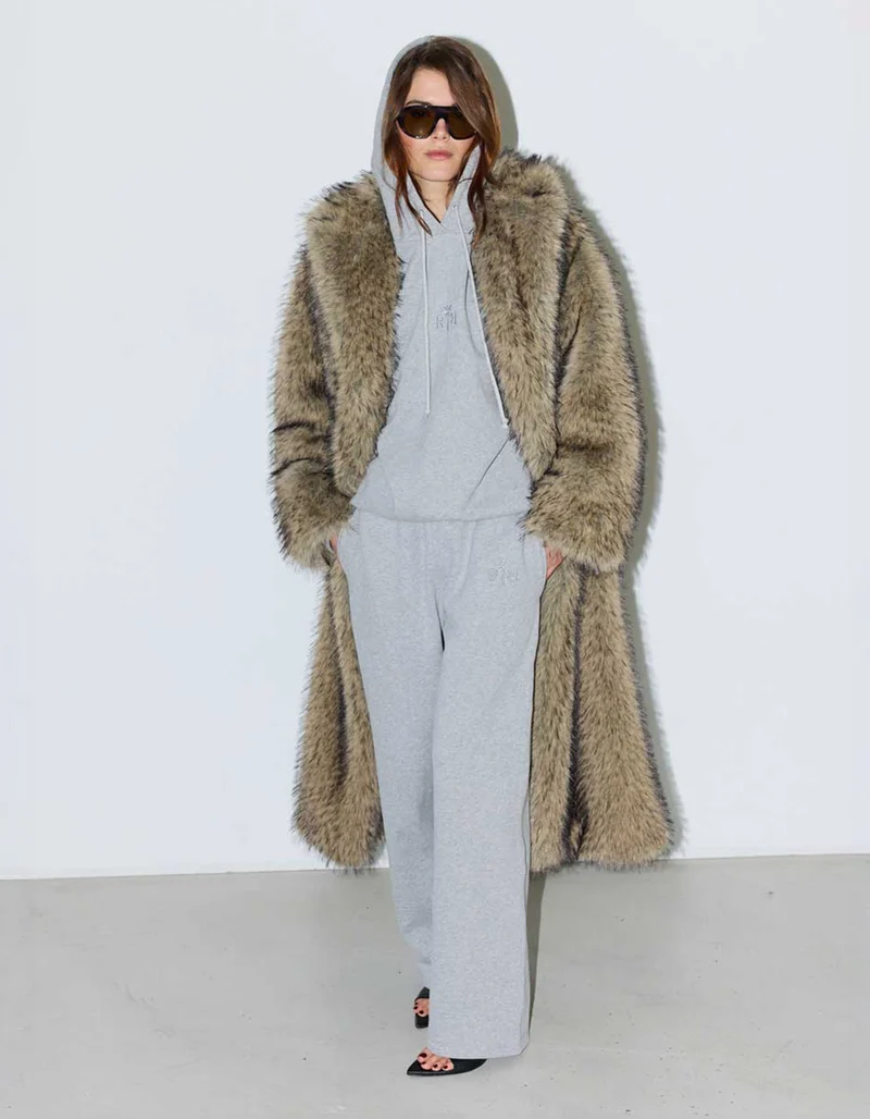 Bestickte Wide-Leg Jogginghose