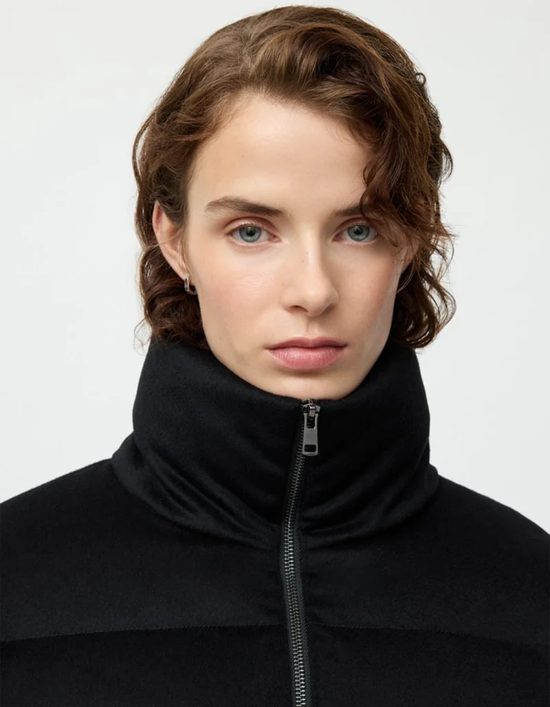 Oversize Daunen-Pufferjacke mit Kaschmir-Anteil
