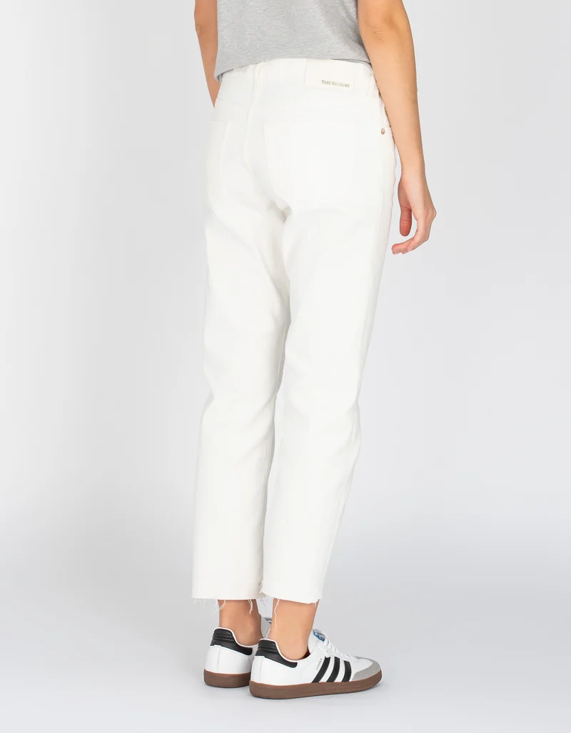Straight-Leg Jeans