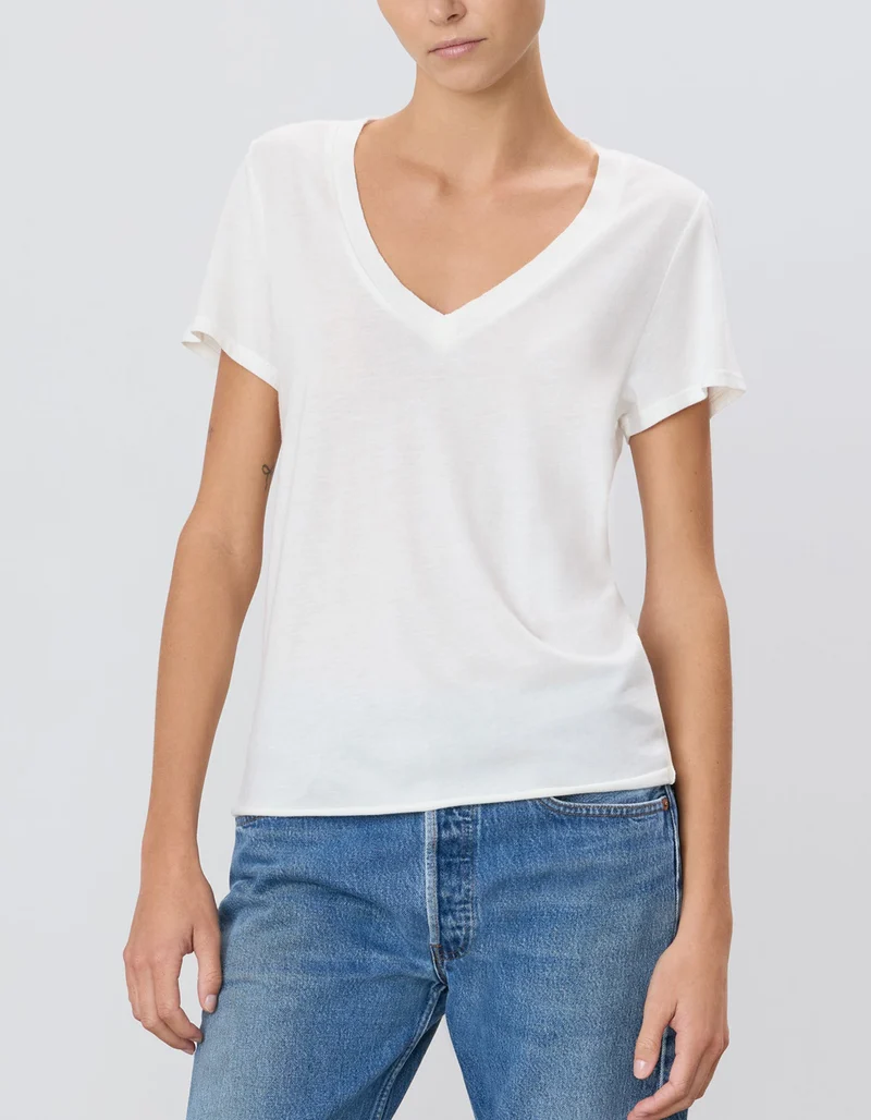 T-Shirt mit V-Ausschnitt