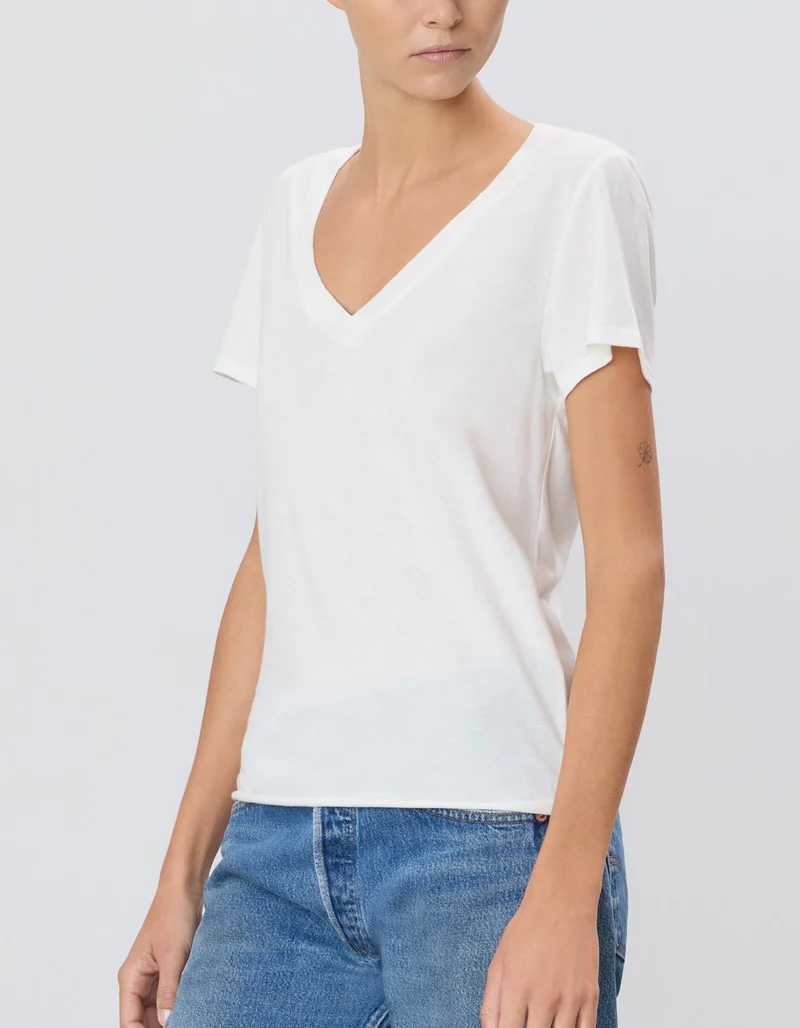 T-Shirt mit V-Ausschnitt