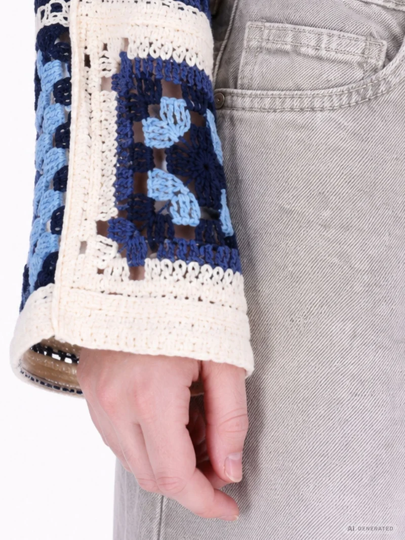 Damen Häkelpullover im Boho-Stil mit Patchwork-Muster – Blau & Creme