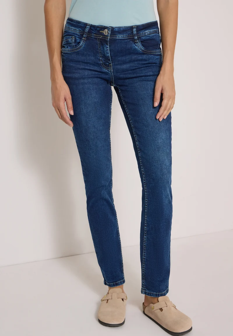 Style NOS Scarlett STRAIGHT Mi, mid blue used wash