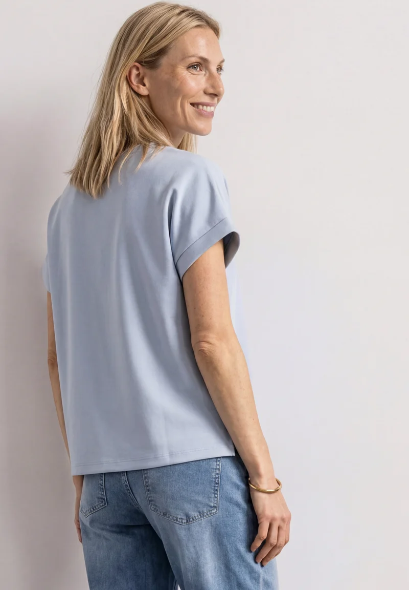 silk look shirt w.shiny collar, whispery blue