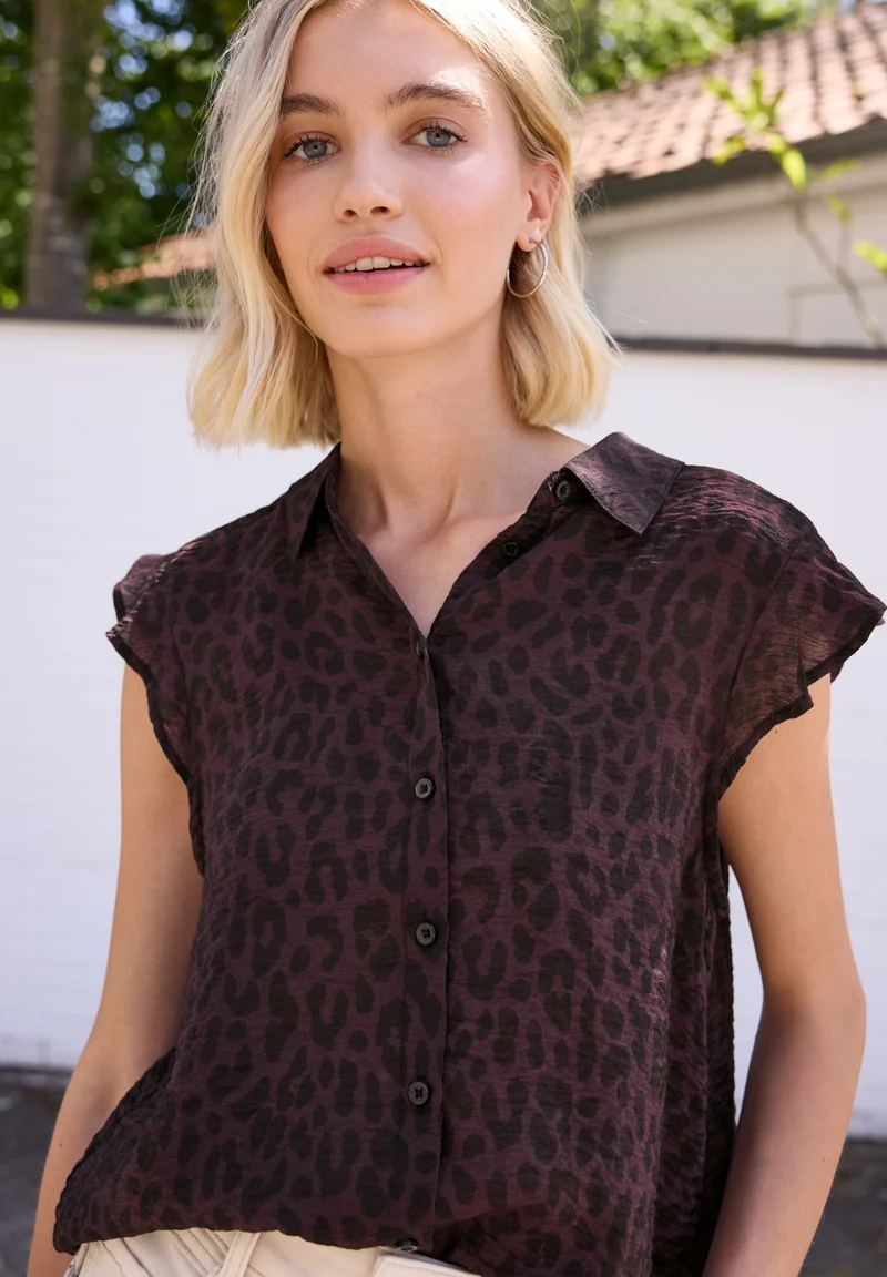 Studio_Shirtcollar blousetop w, very berry