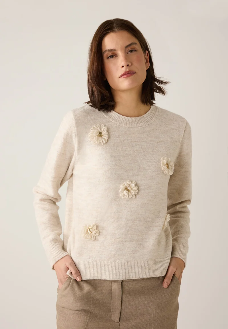 Pullover with Flowers, powder creme melange