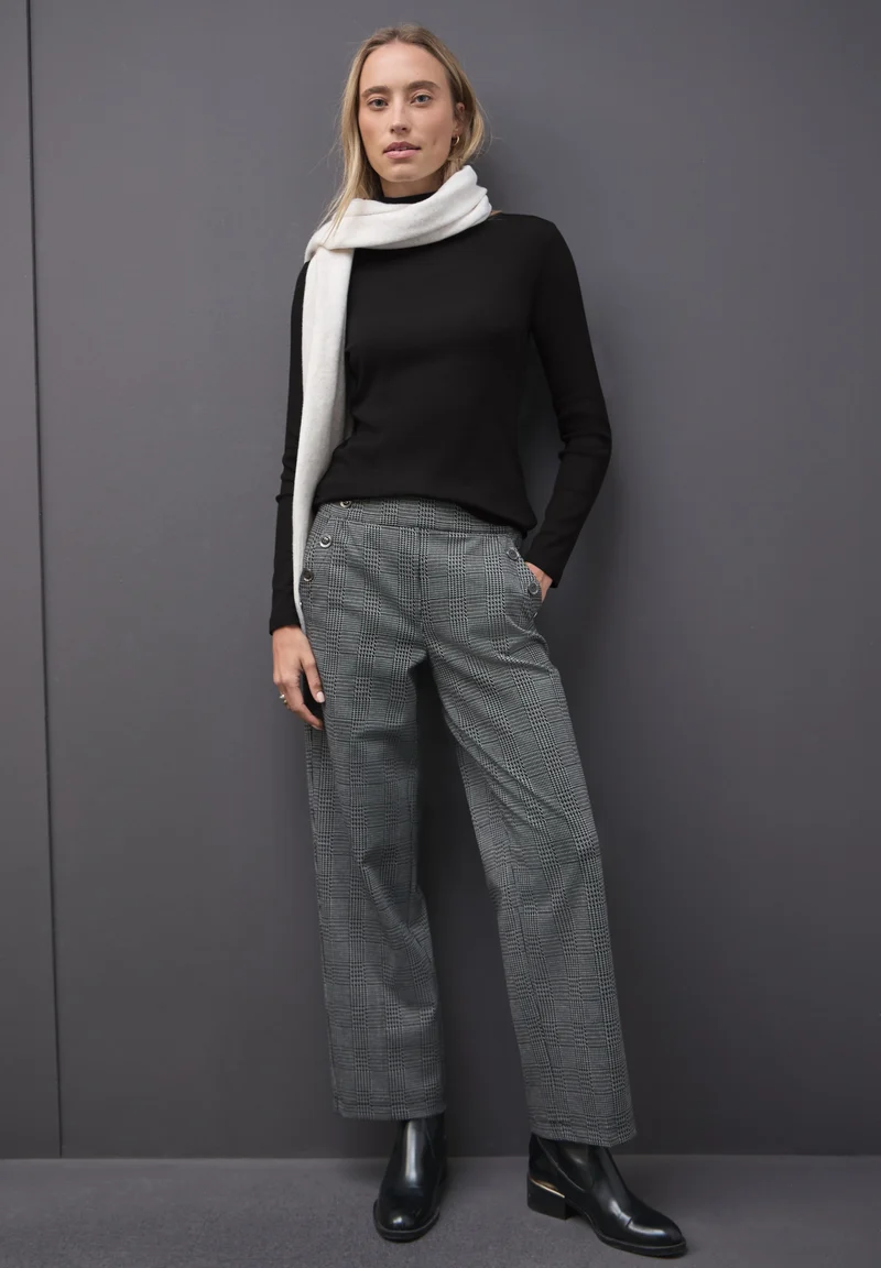 LTD QR basic rib roll neck shi, Black