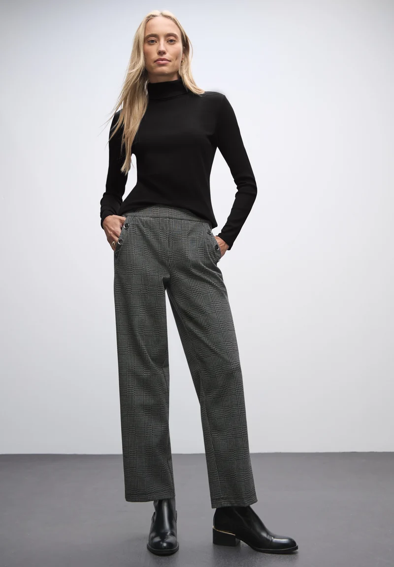 LTD QR basic rib roll neck shi, Black