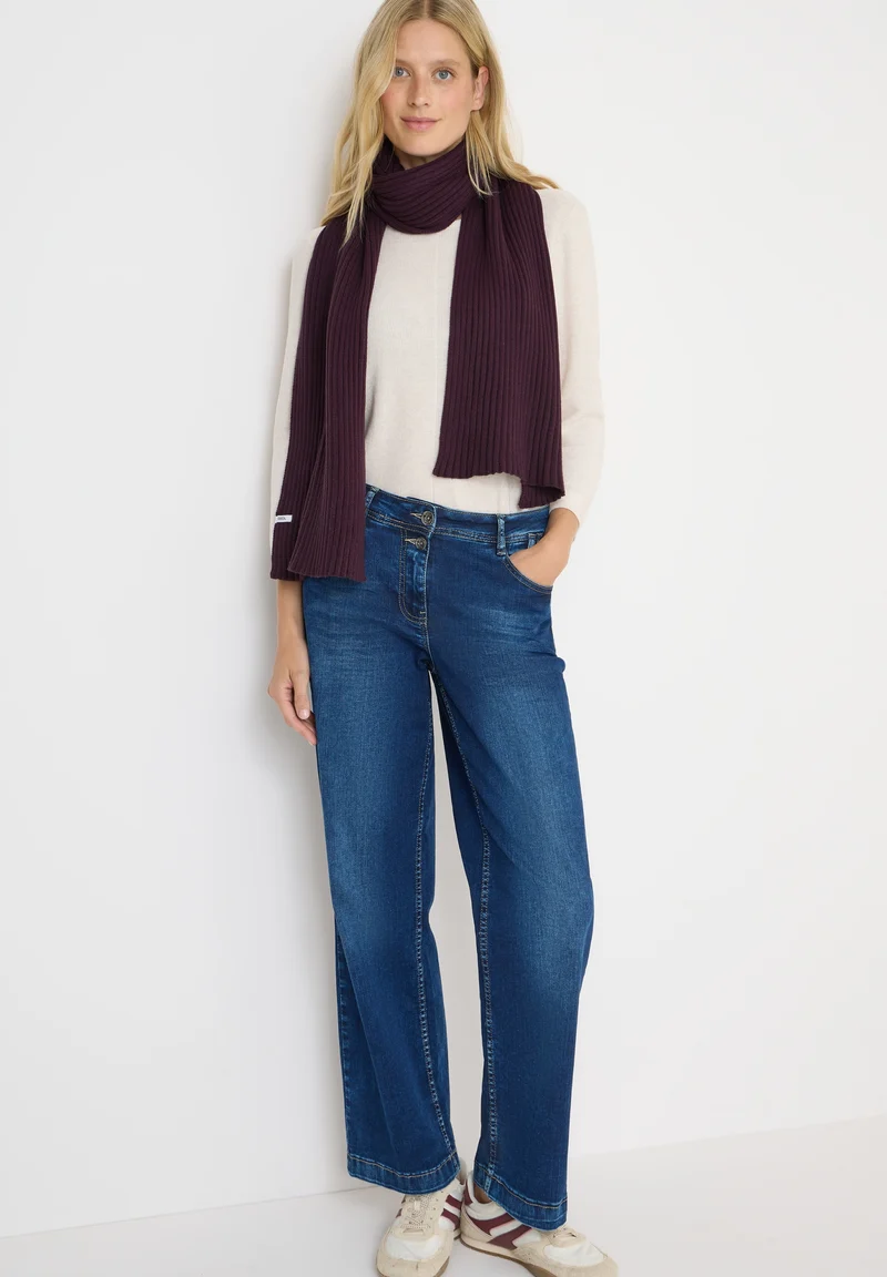 O_ TOS Solid Knit Scarf, dark plum