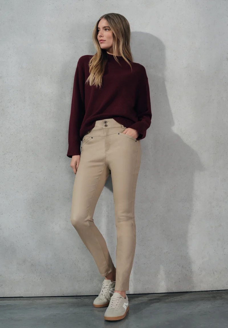 LTD QR_Studio_Slim Fit Coating, dark morn beige