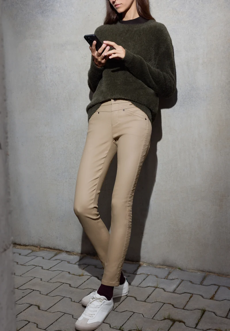 LTD QR_Studio_Slim Fit Coating, dark morn beige