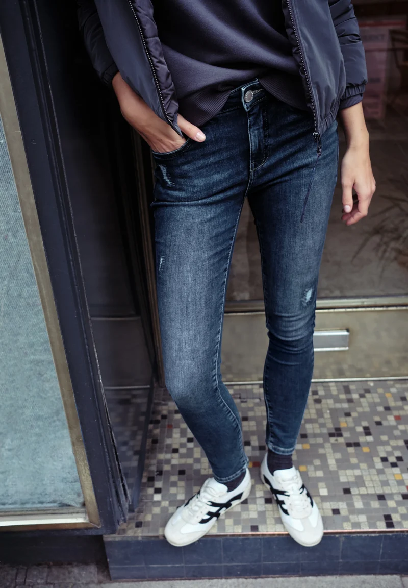 Studio QR Style Skinny,hw,dark, dark blue authentic wash