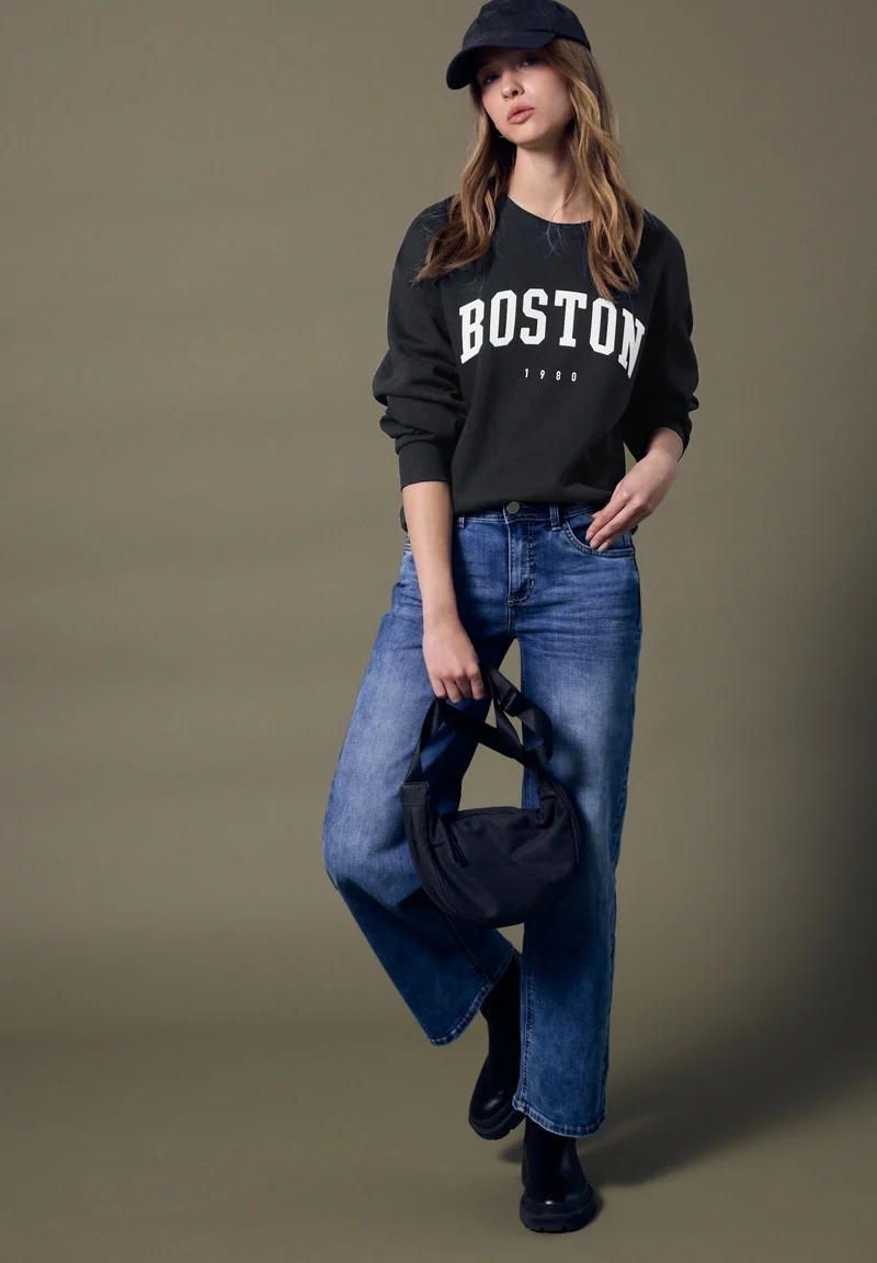 LTD QR Studio Loose Fit Crewne, Black