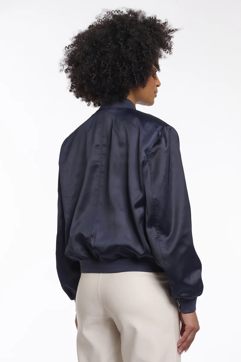 Banner.7002621, dark navy