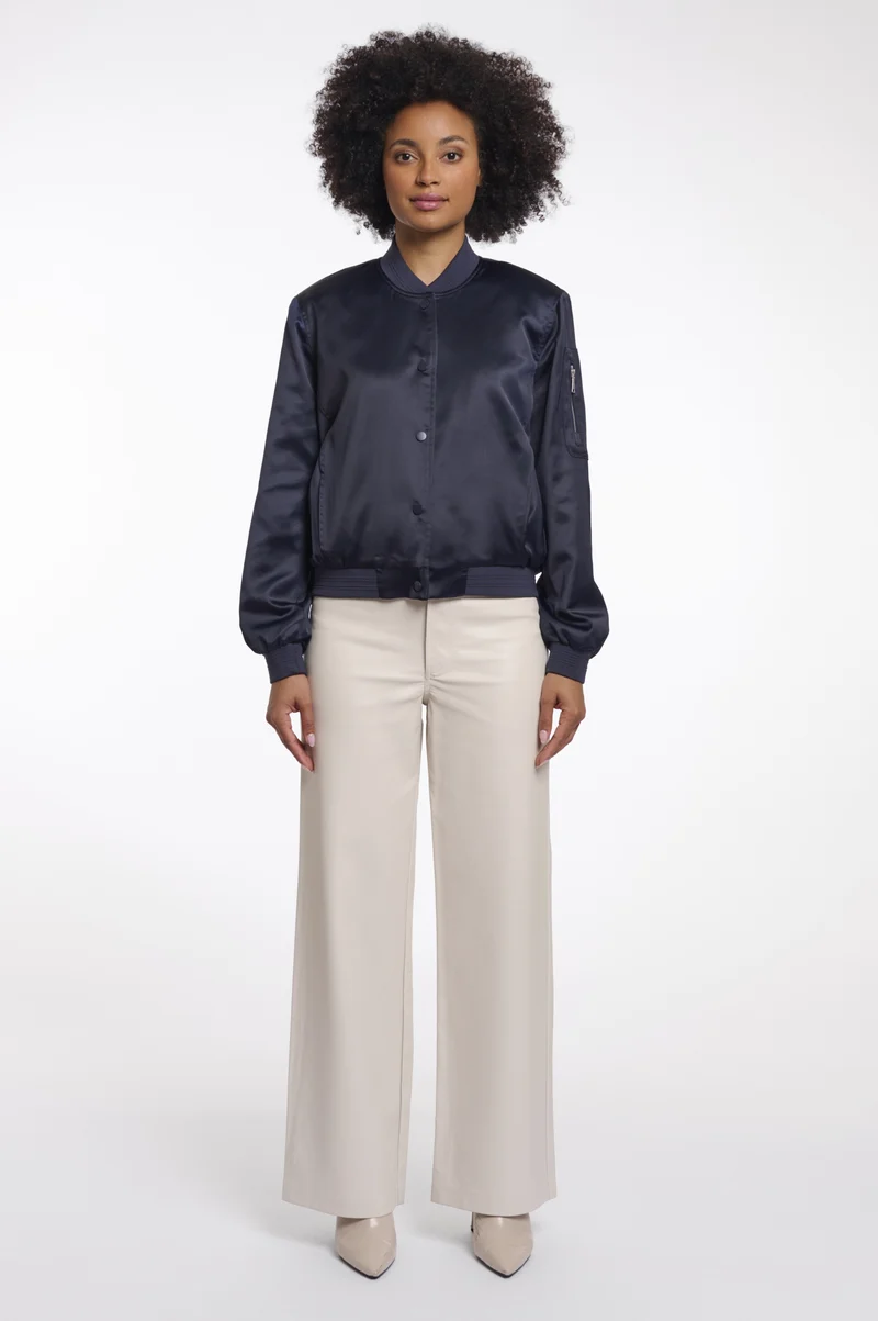 Banner.7002621, dark navy