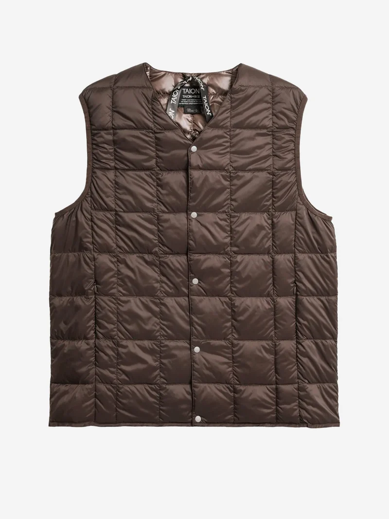 Gilet marrone imbottito in piuma con scollo a V