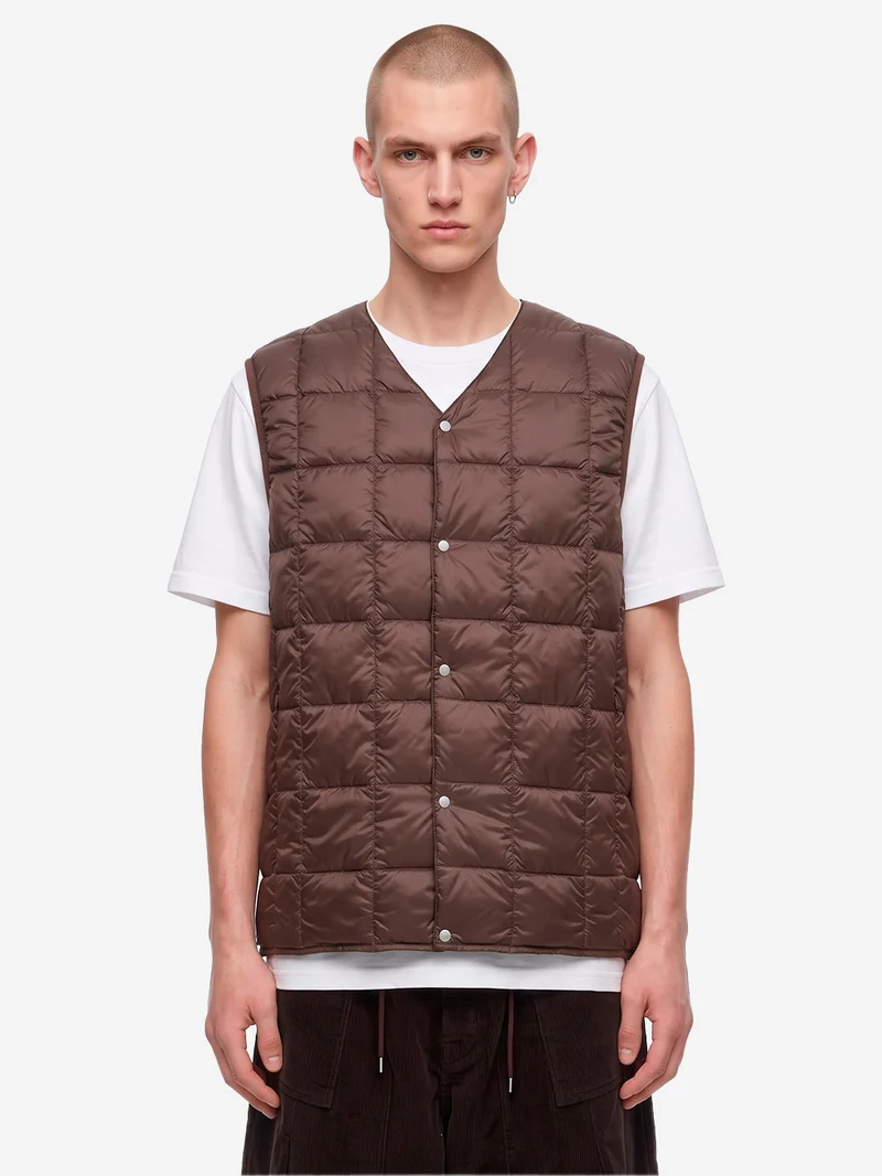 Gilet marrone imbottito in piuma con scollo a V