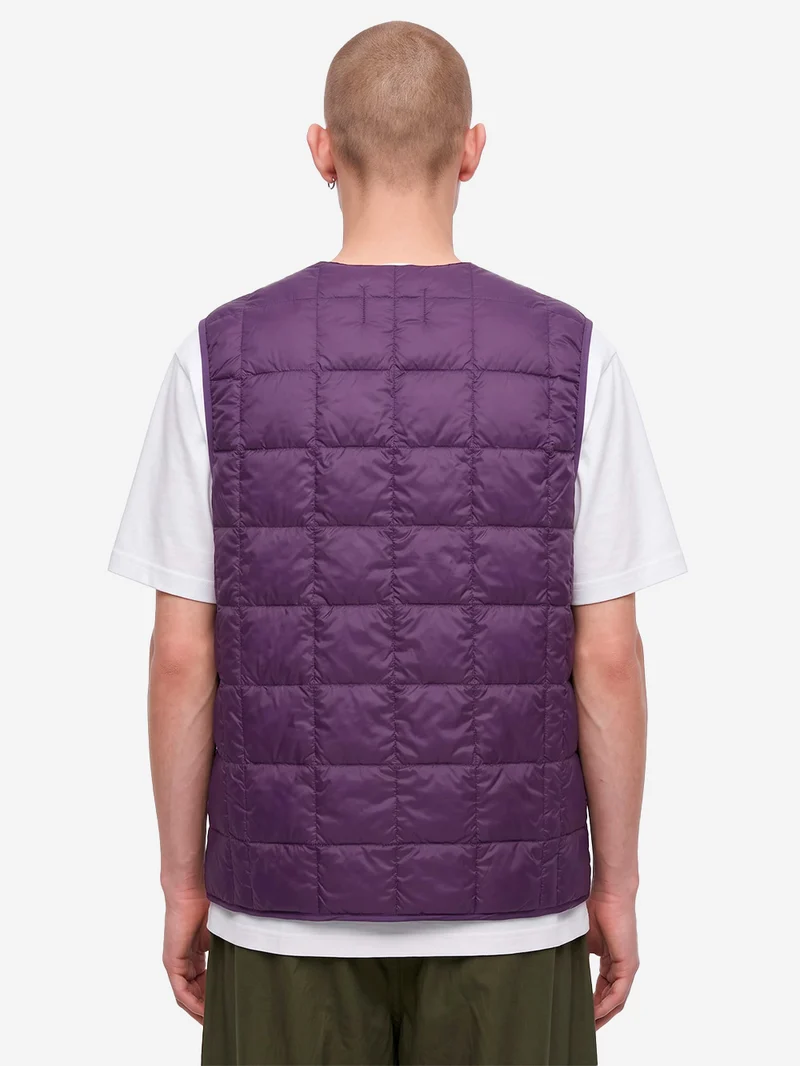 Gilet viola imbottito in piuma con scollo a V