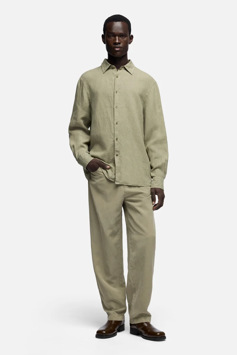 CLASSIC BUTTON UP SHIRT in Linen Army