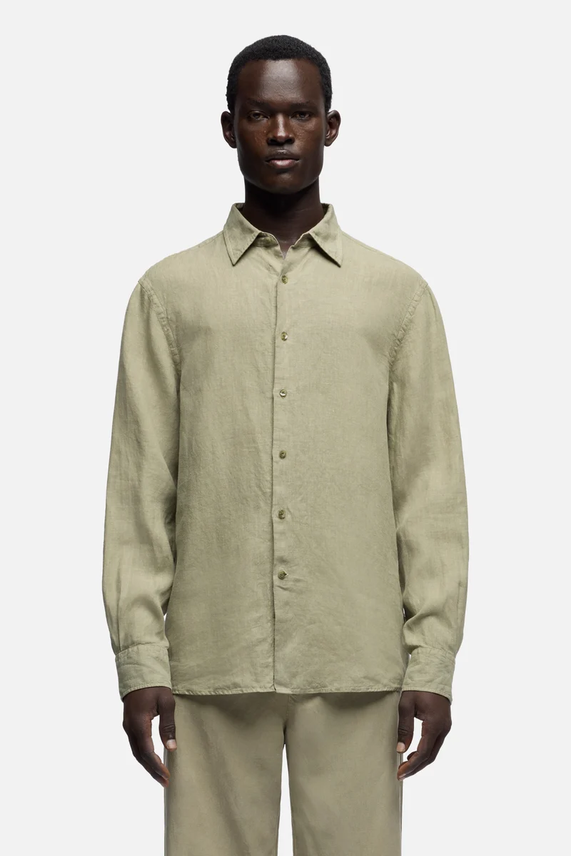 CLASSIC BUTTON UP SHIRT in Linen Army
