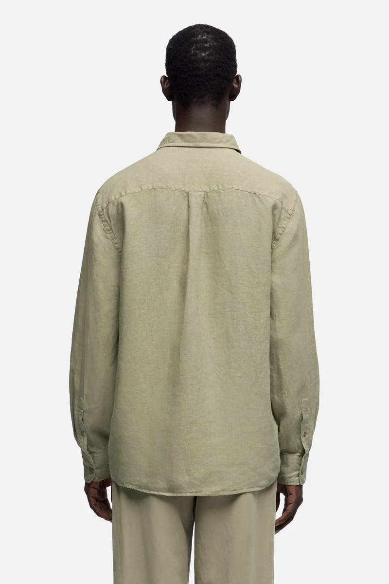 CLASSIC BUTTON UP SHIRT in Linen Army