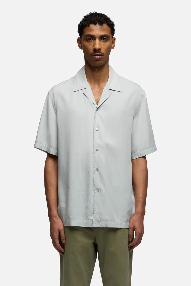 SHORT SLEEVE CAMP SHIRT in Fluid Dusty Blue