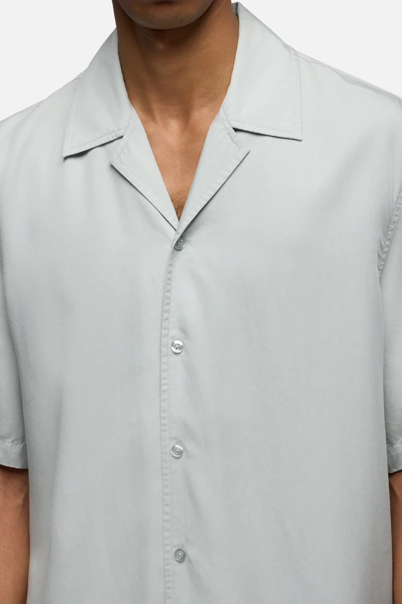 SHORT SLEEVE CAMP SHIRT in Fluid Dusty Blue