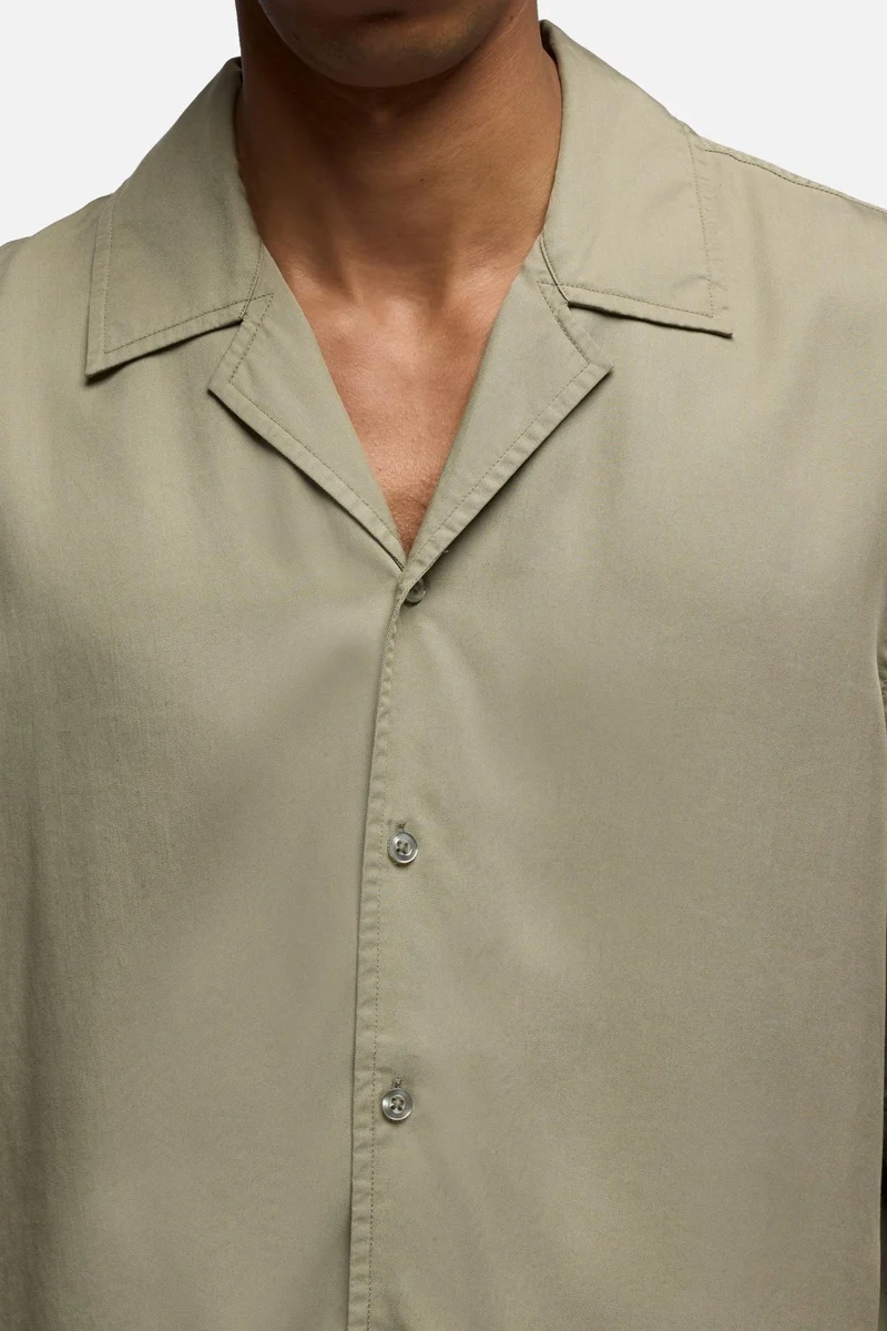 SHORT SLEEVE CAMP SHIRT in Fluid Army