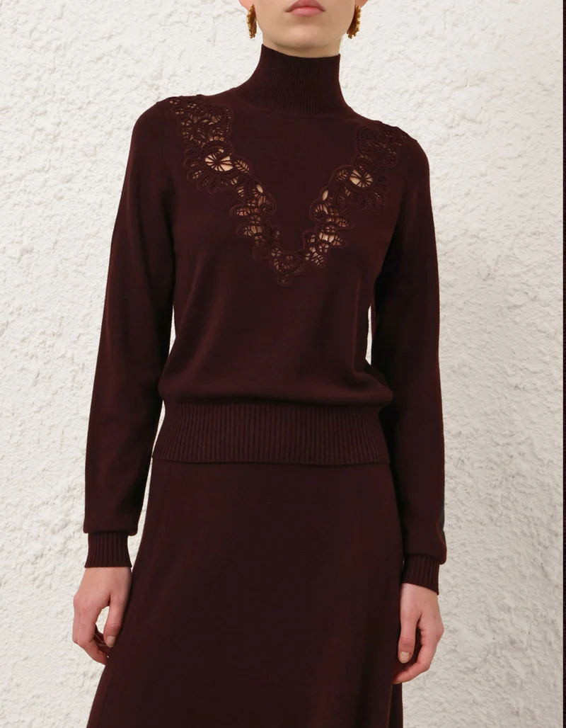 Woll-Pullover mit Häkelspitze