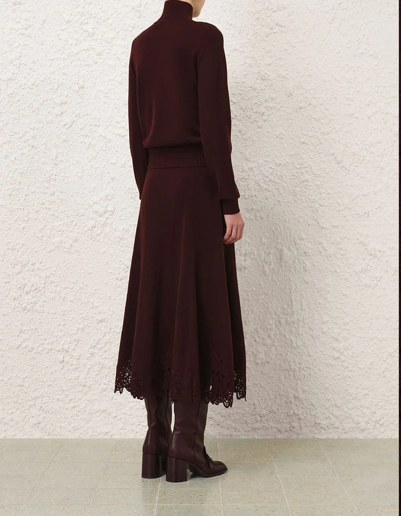Woll-Pullover mit Häkelspitze