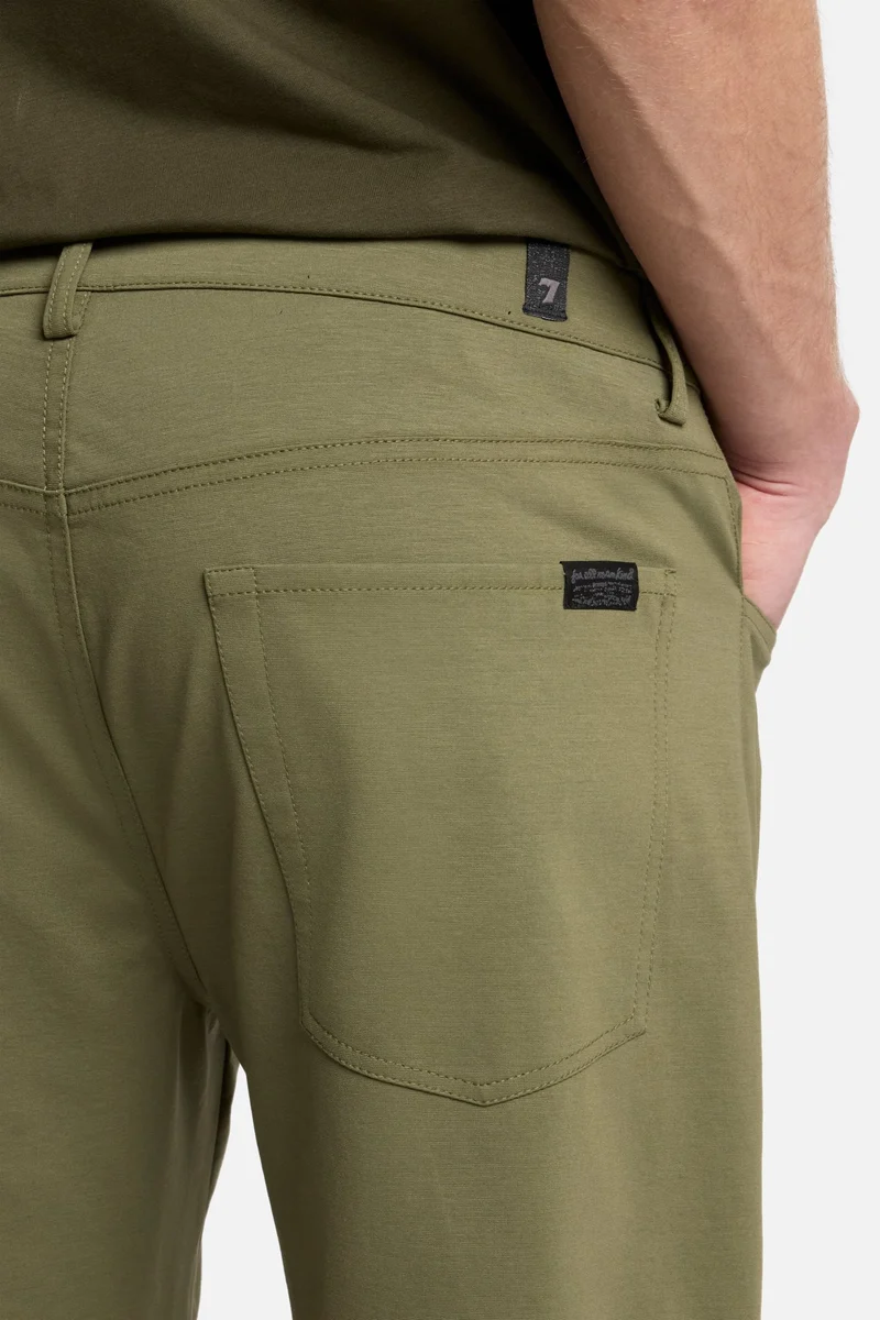 Luxe Performance Knit The Straight In Army