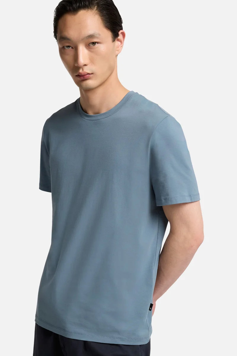 Luxe Performance Tee in Titan