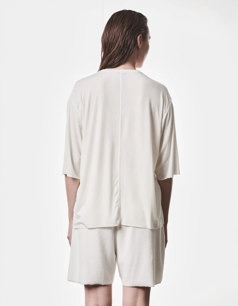 V-Neck T-Shirt Relaxed mit Seidenanteil