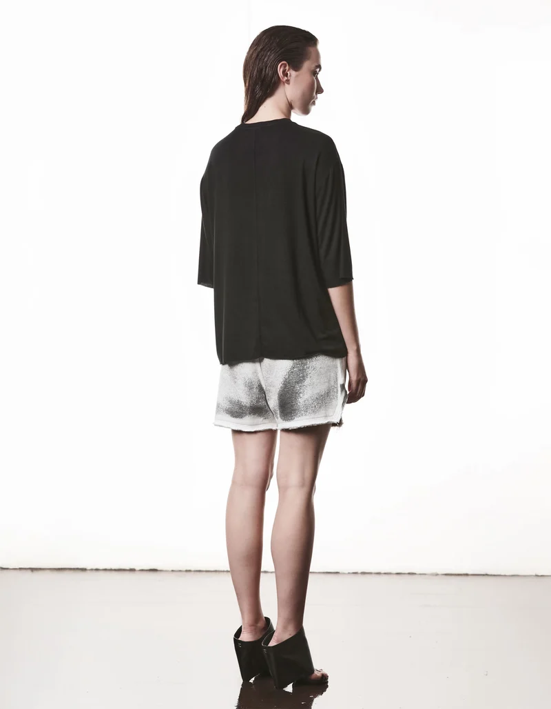 V-Neck T-Shirt Relaxed mit Seidenanteil