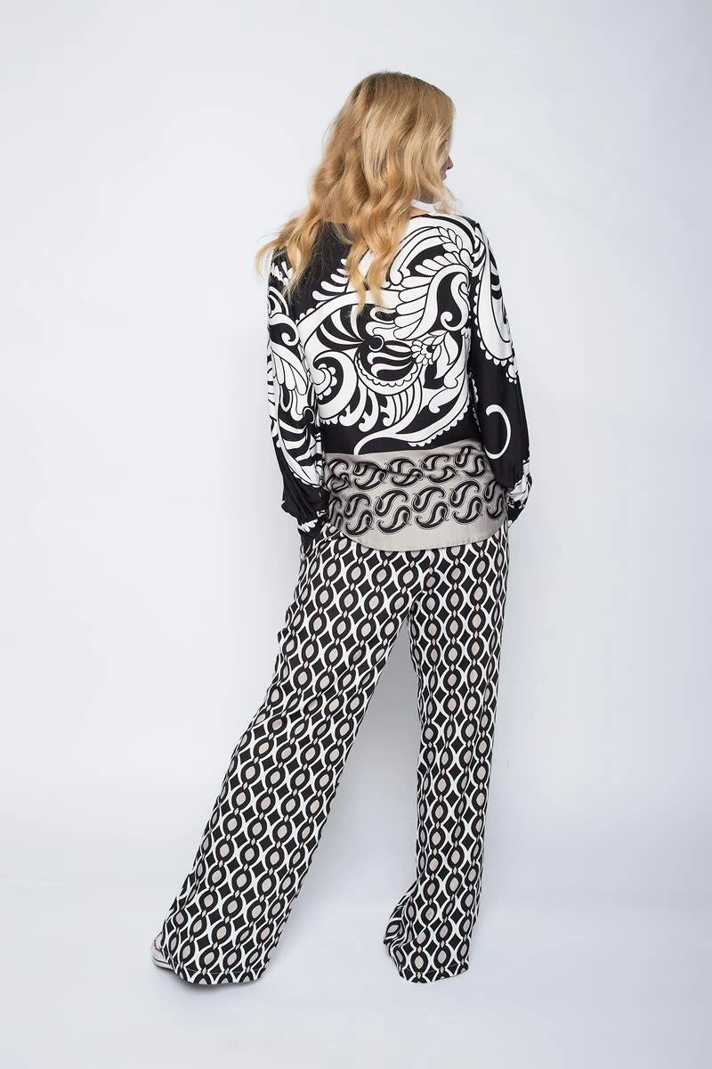 Emily van den Bergh Bluse in außergewöhnlichem Design