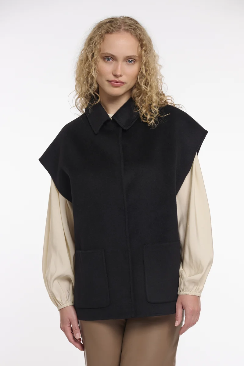 Celine.7002621, black