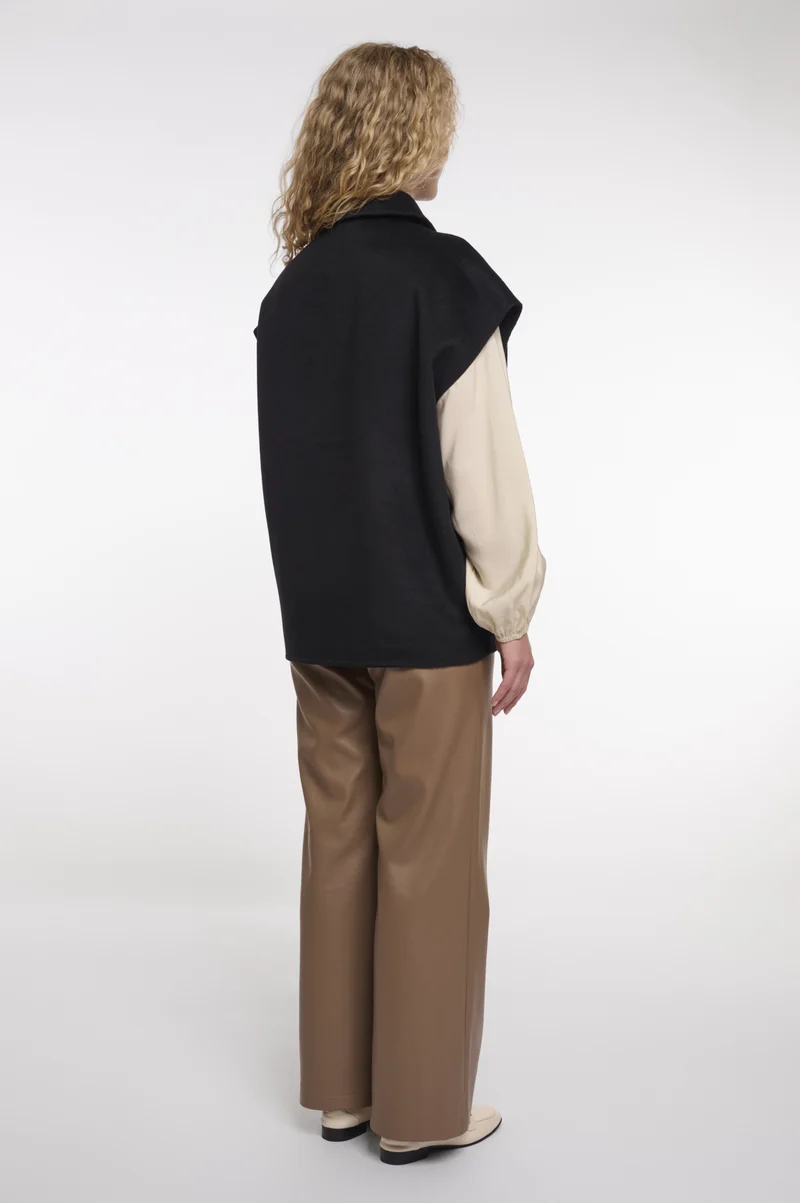 Celine.7002621, black