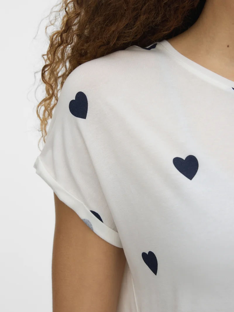 VMAVA SS TOP MULTI AOP NOOS, Snow White/NAVY BLAZER HEARTS