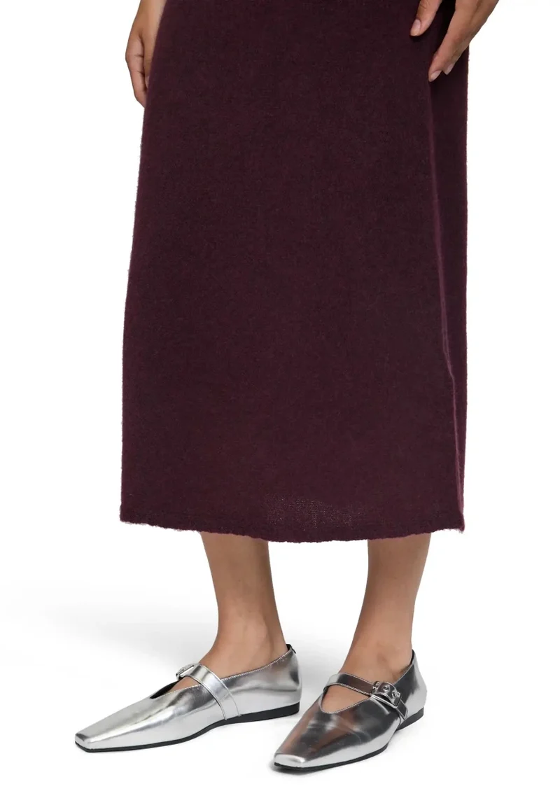 Cartoon Strickrock in der Farbe Dark Aubergine